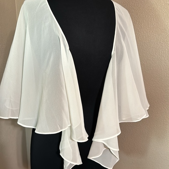 Chiffon Cascading wrap N/S cream color - Picture 3 of 5